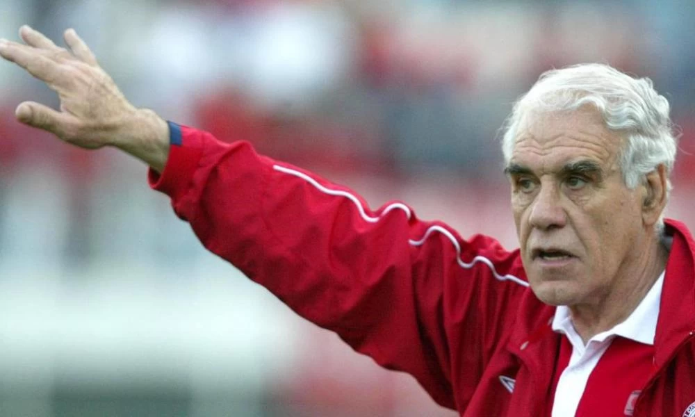 Κηδεία Αλέφαντου: Με σημαία του Ολυμπιακού το φέρετρό του